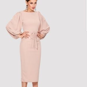 Midi blush pink dress with Lantern sleeves